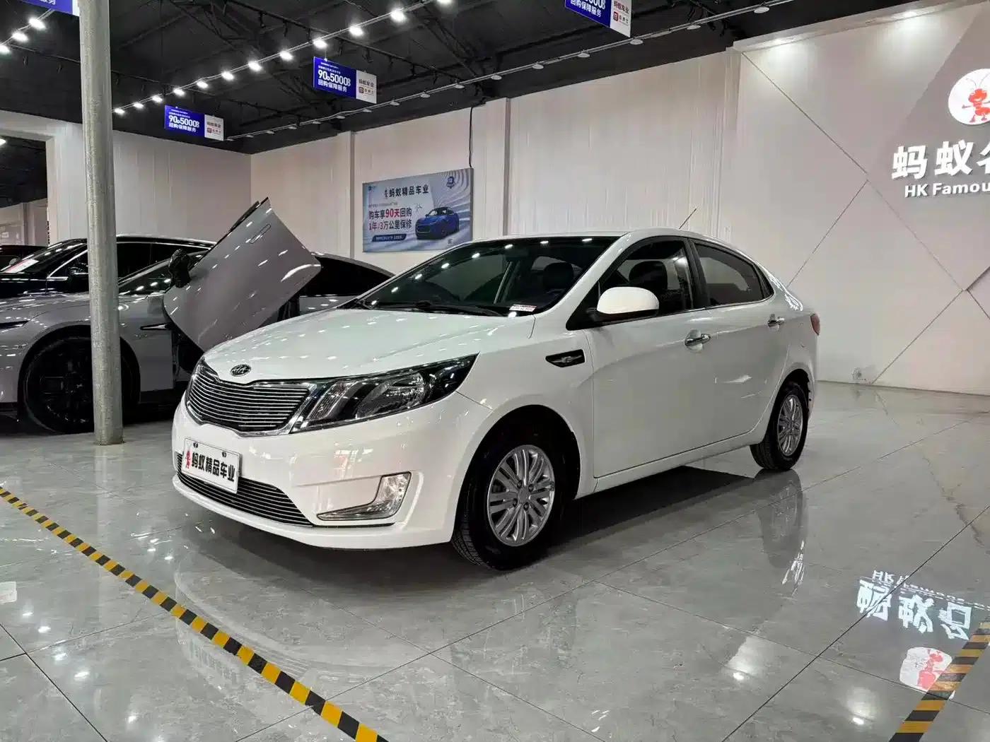 Kia K2 2012 Sedan 1.4L AT GLS Anniversary Edition — миниатюра 1