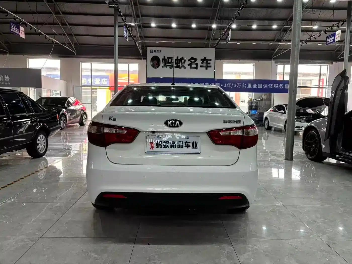 Kia K2 2012 Sedan 1.4L AT GLS Anniversary Edition — миниатюра 4