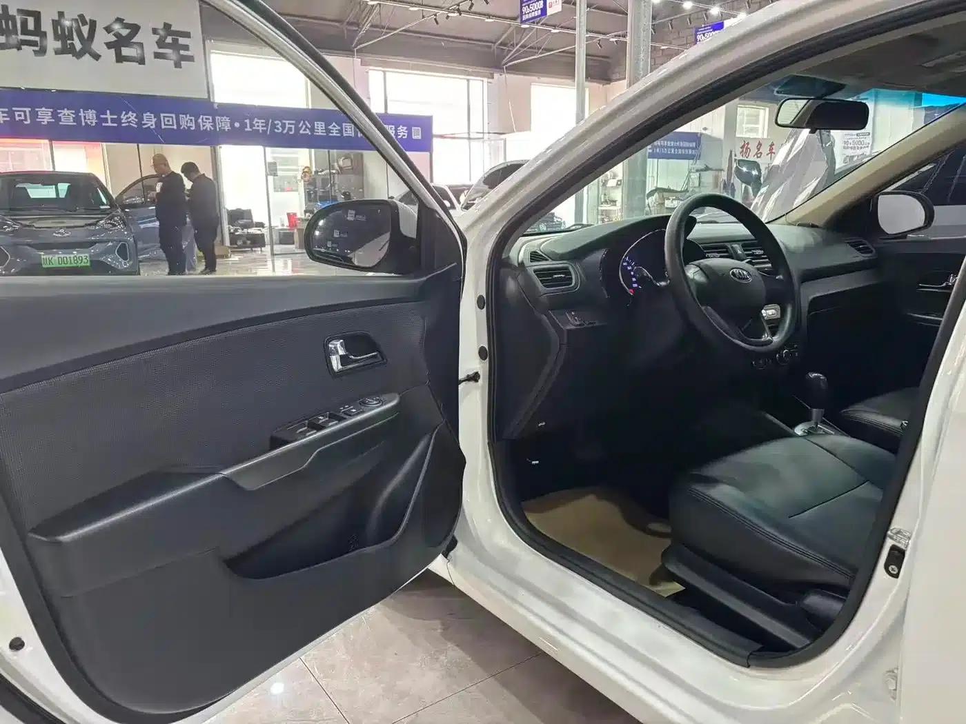 Kia K2 2012 Sedan 1.4L AT GLS Anniversary Edition — миниатюра 7