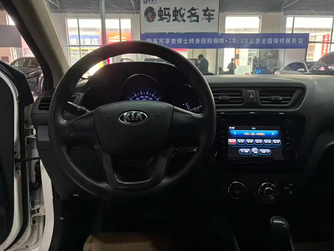 Kia K2 2012 Sedan 1.4L AT GLS Anniversary Edition — миниатюра 10