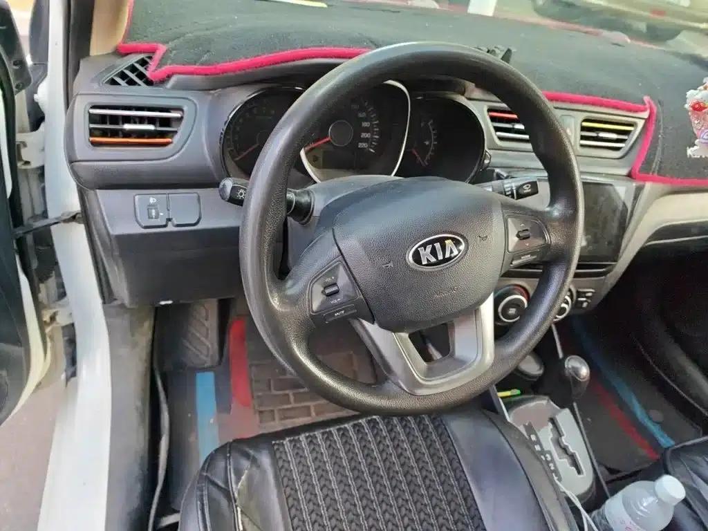 Kia K2 2012 Sedan 1.4L AT GLS Anniversary Edition — миниатюра 3