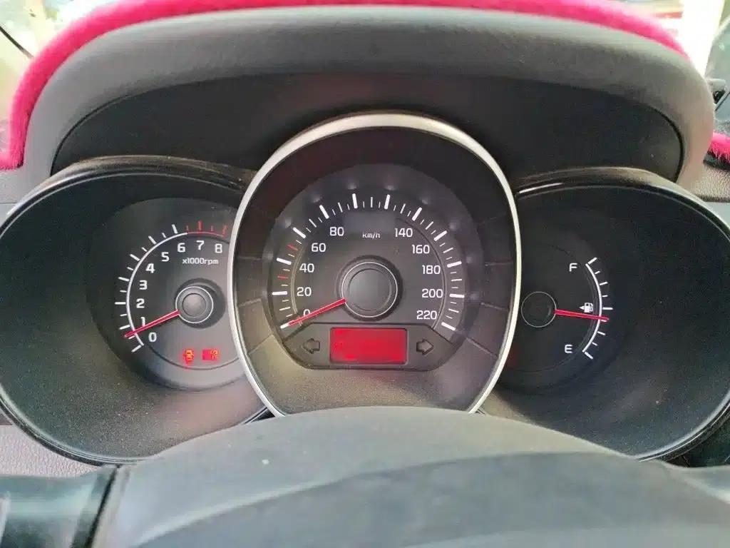 Kia K2 2012 Sedan 1.4L AT GLS Anniversary Edition — миниатюра 4