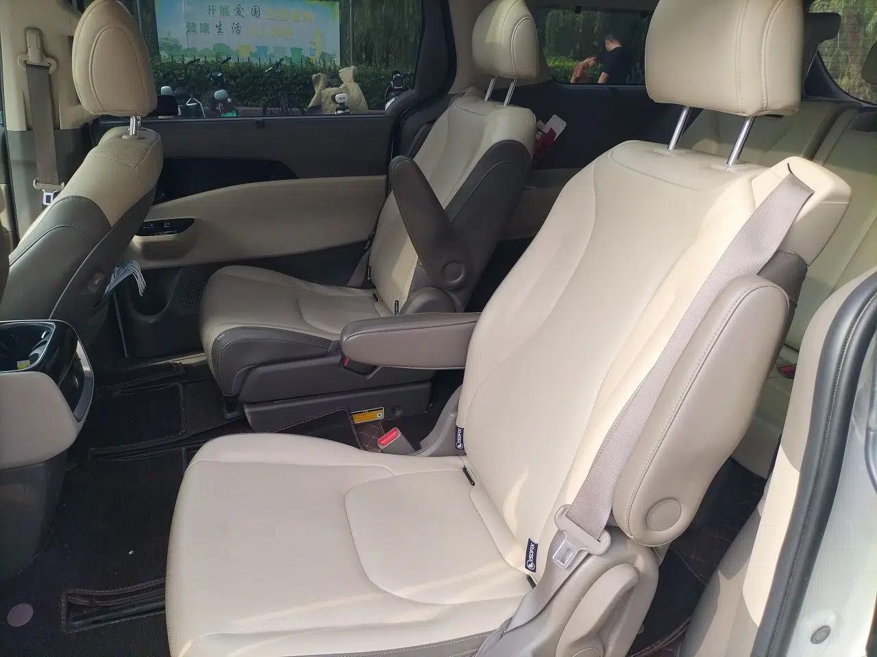 Kia Carnival 2021 2.0T Luxury Edition — миниатюра 17