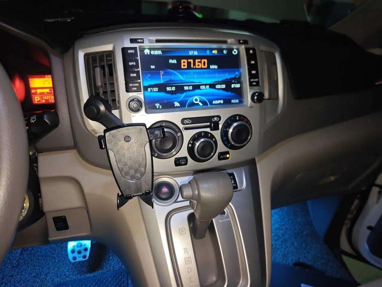 Nissan NV200 2016 1.6L CVT Luxury Model — миниатюра 13