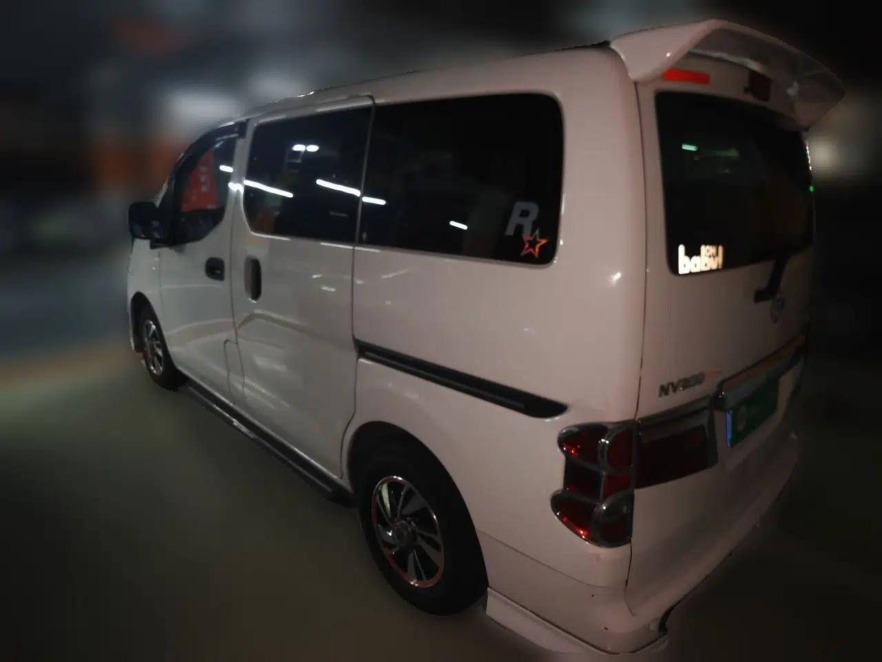 Nissan NV200 2016 1.6L CVT Luxury Model — миниатюра 4