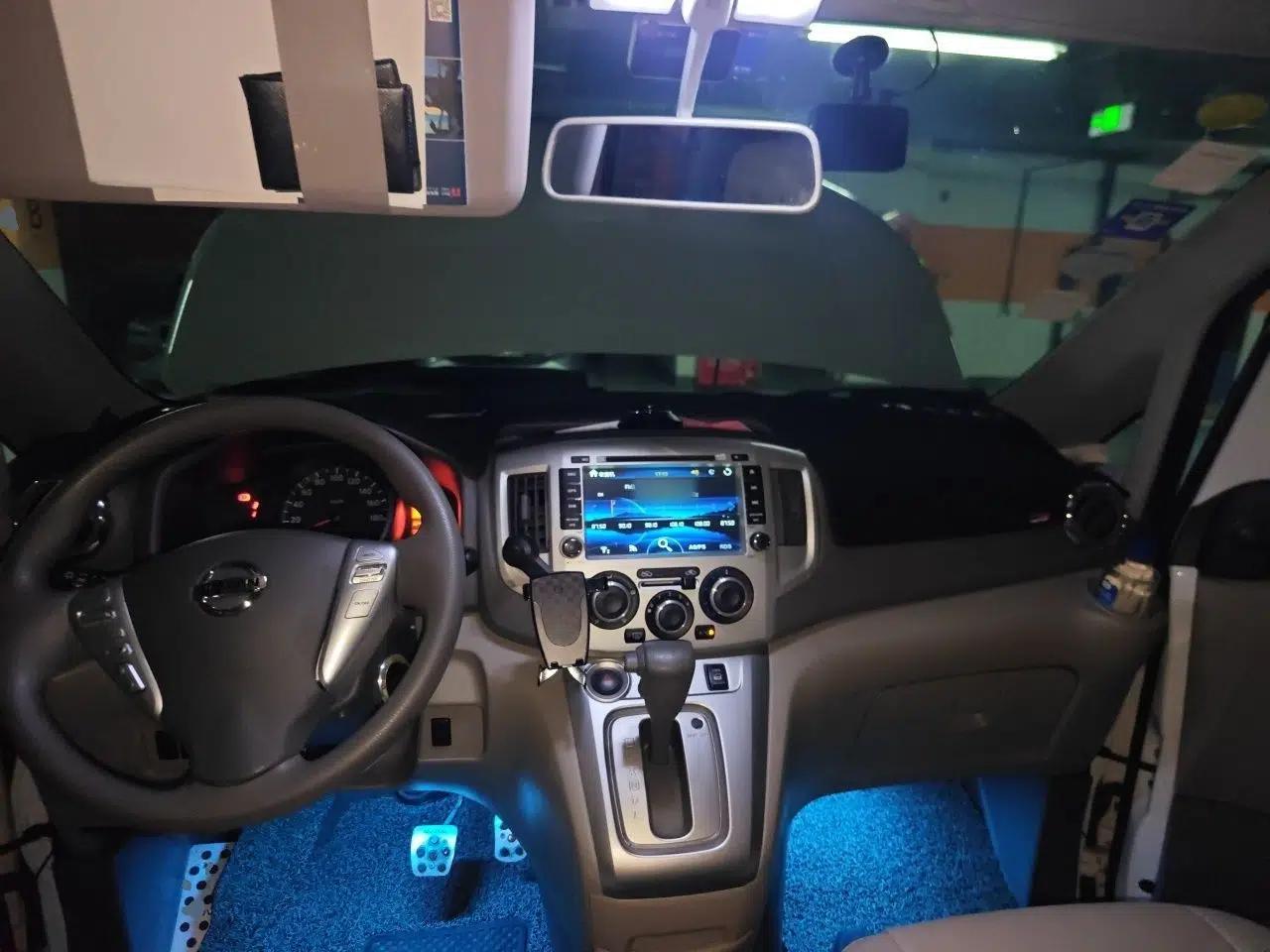 Nissan NV200 2016 1.6L CVT Luxury Model — миниатюра 9