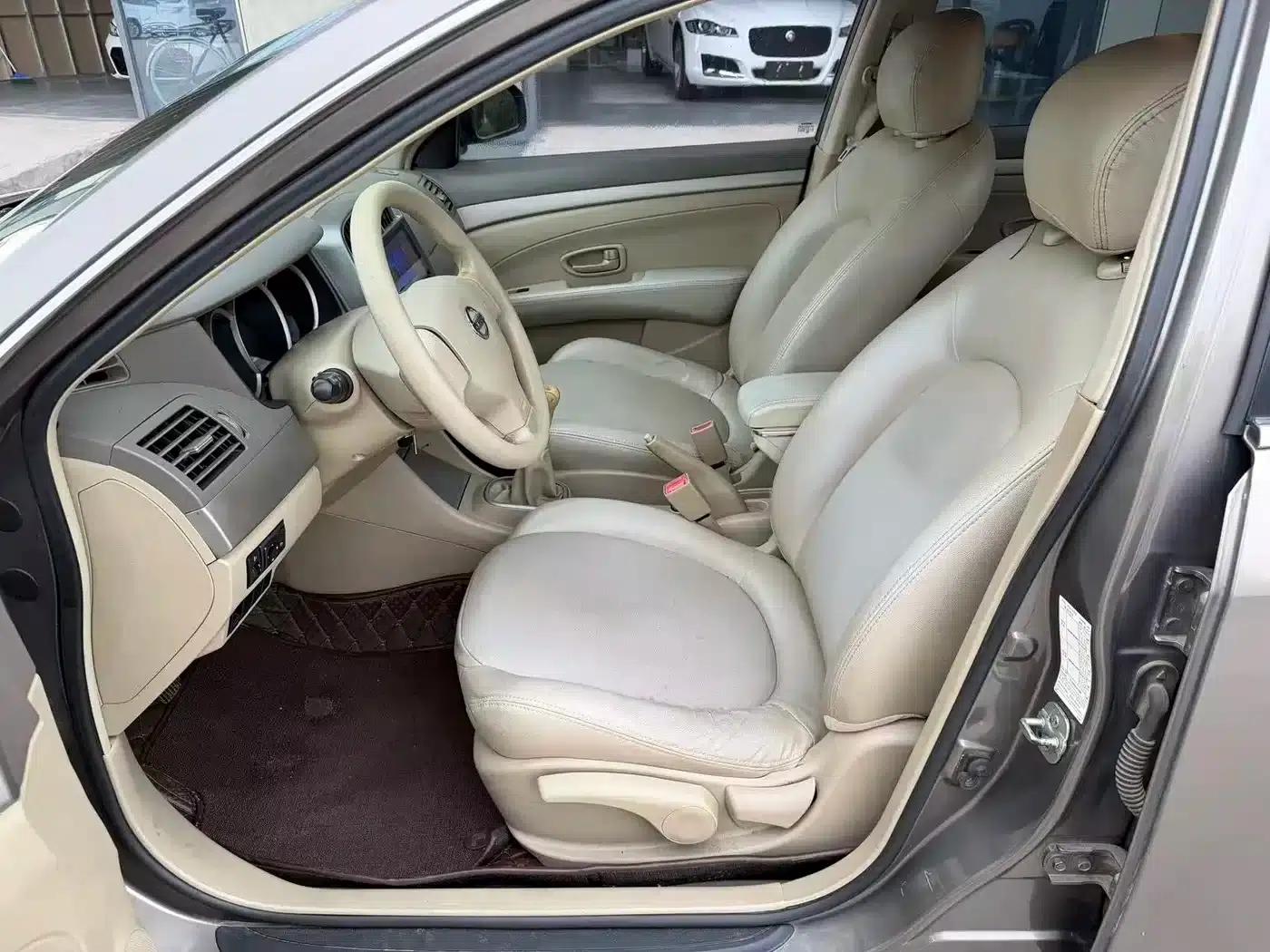 Nissan Sylphy 2016 Classic 1.6XE Manual Leading Edition — миниатюра 5