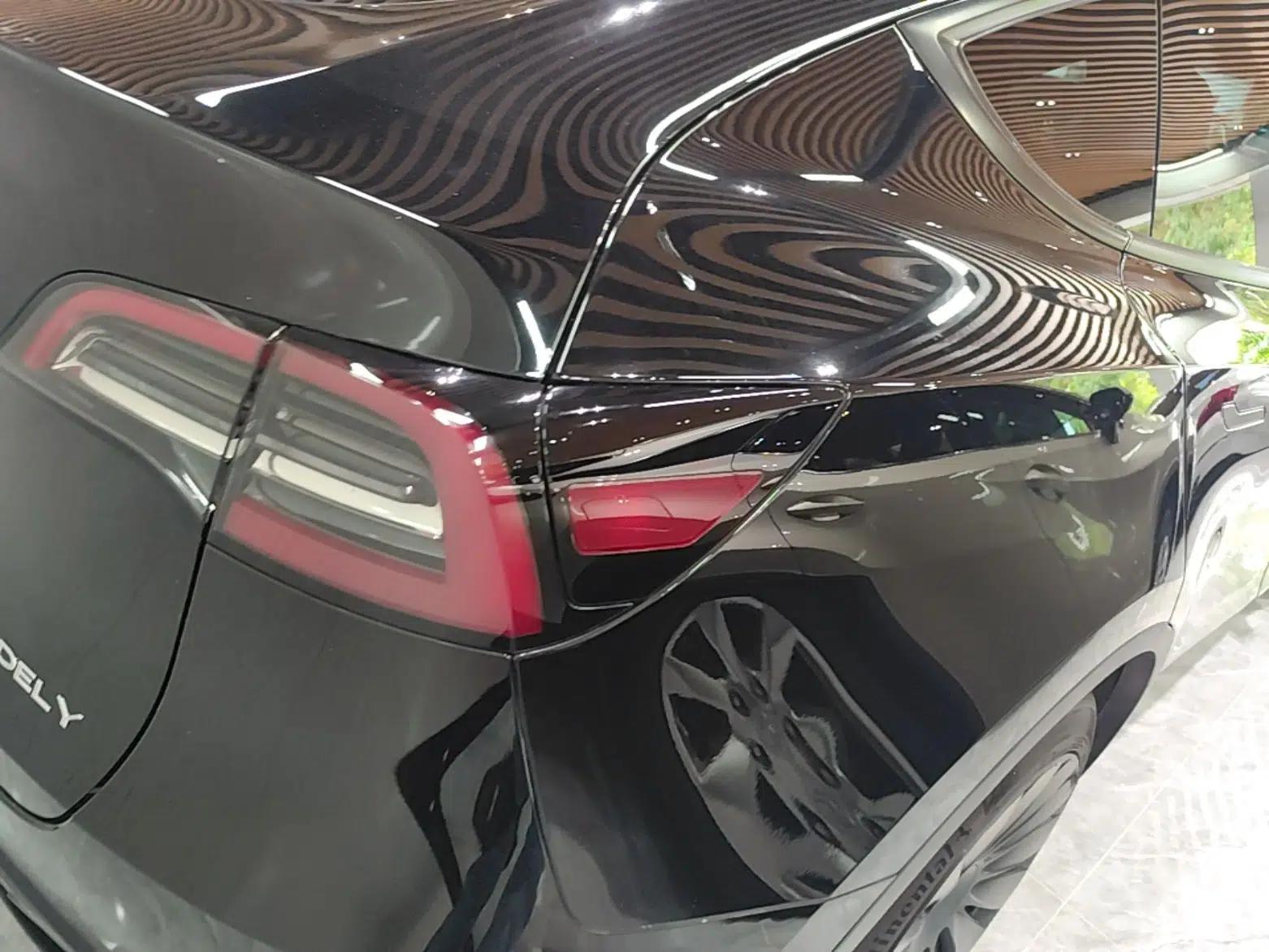 Tesla Model Y 2022 Rear-Wheel-Drive Version — миниатюра 9