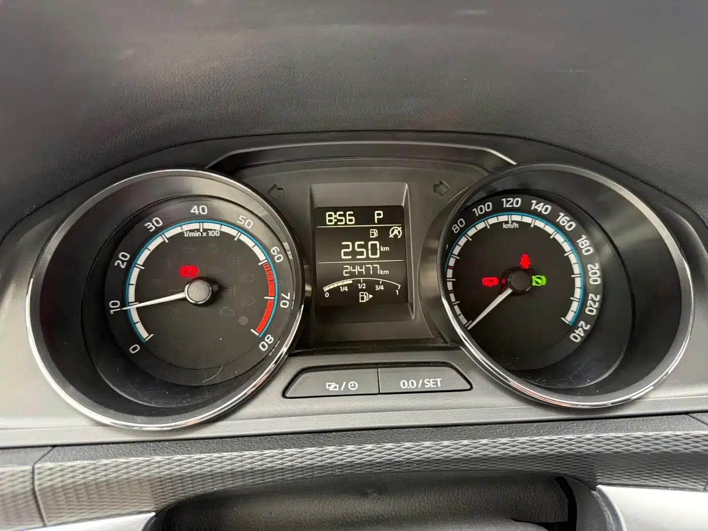 Kamiq 2023 1.5L Automatic Comfort Edition — миниатюра 8