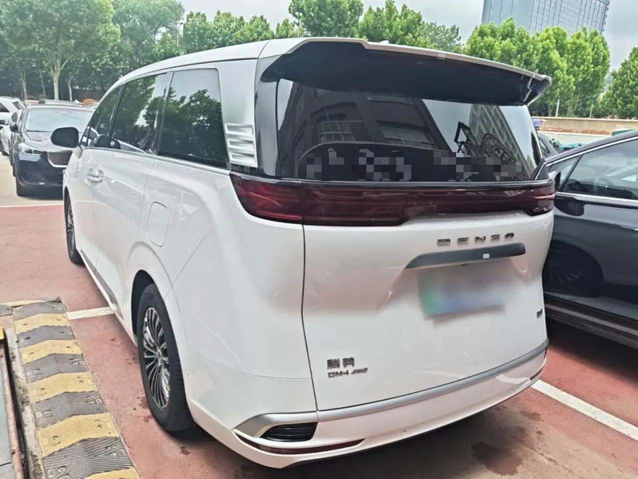 Denza D9 2022 DM-i 970 Four-Wheel Drive Flagship Model — миниатюра 4