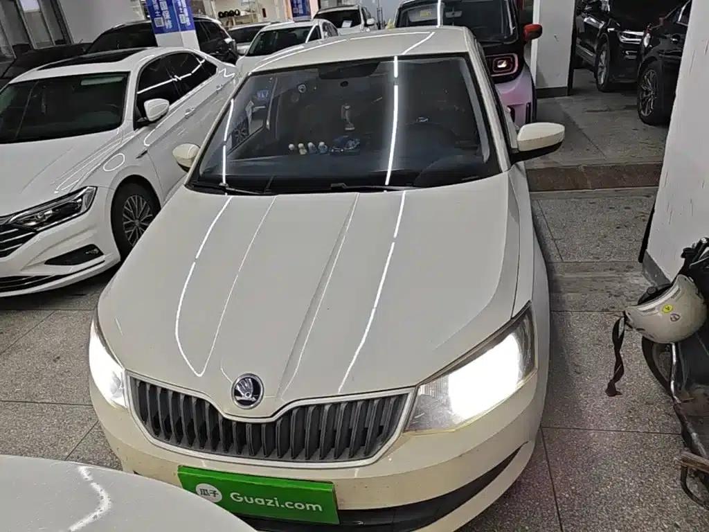Fabia 2015 1.4L Automatic Forward Edition — миниатюра 3