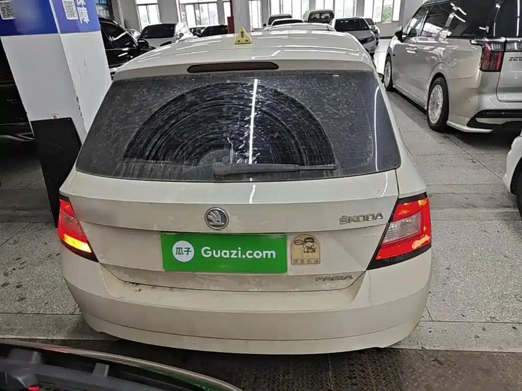 Fabia 2015 1.4L Automatic Forward Edition — миниатюра 4