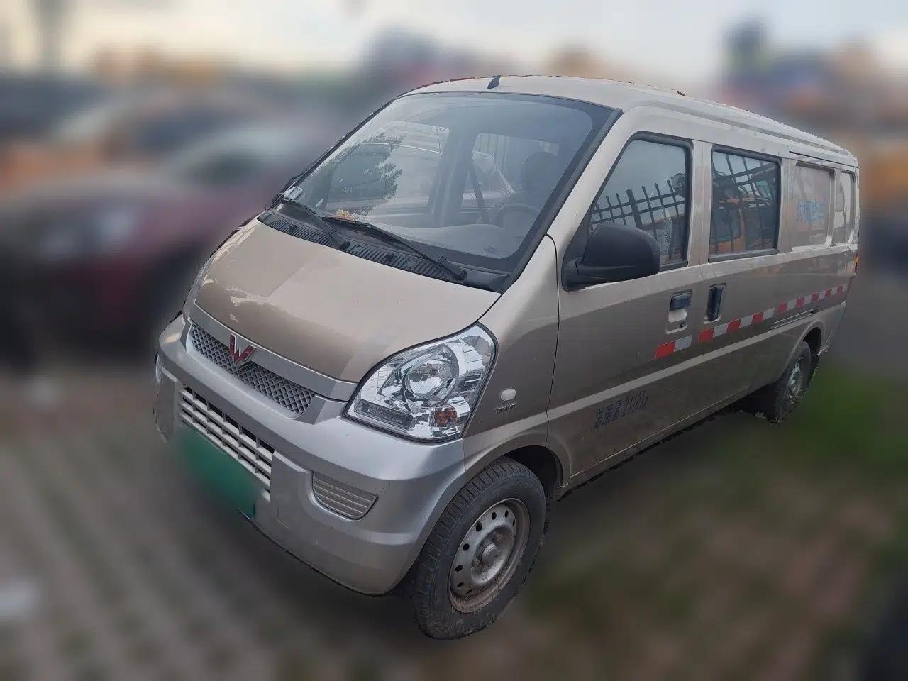 Wuling Rongguang — миниатюра 1