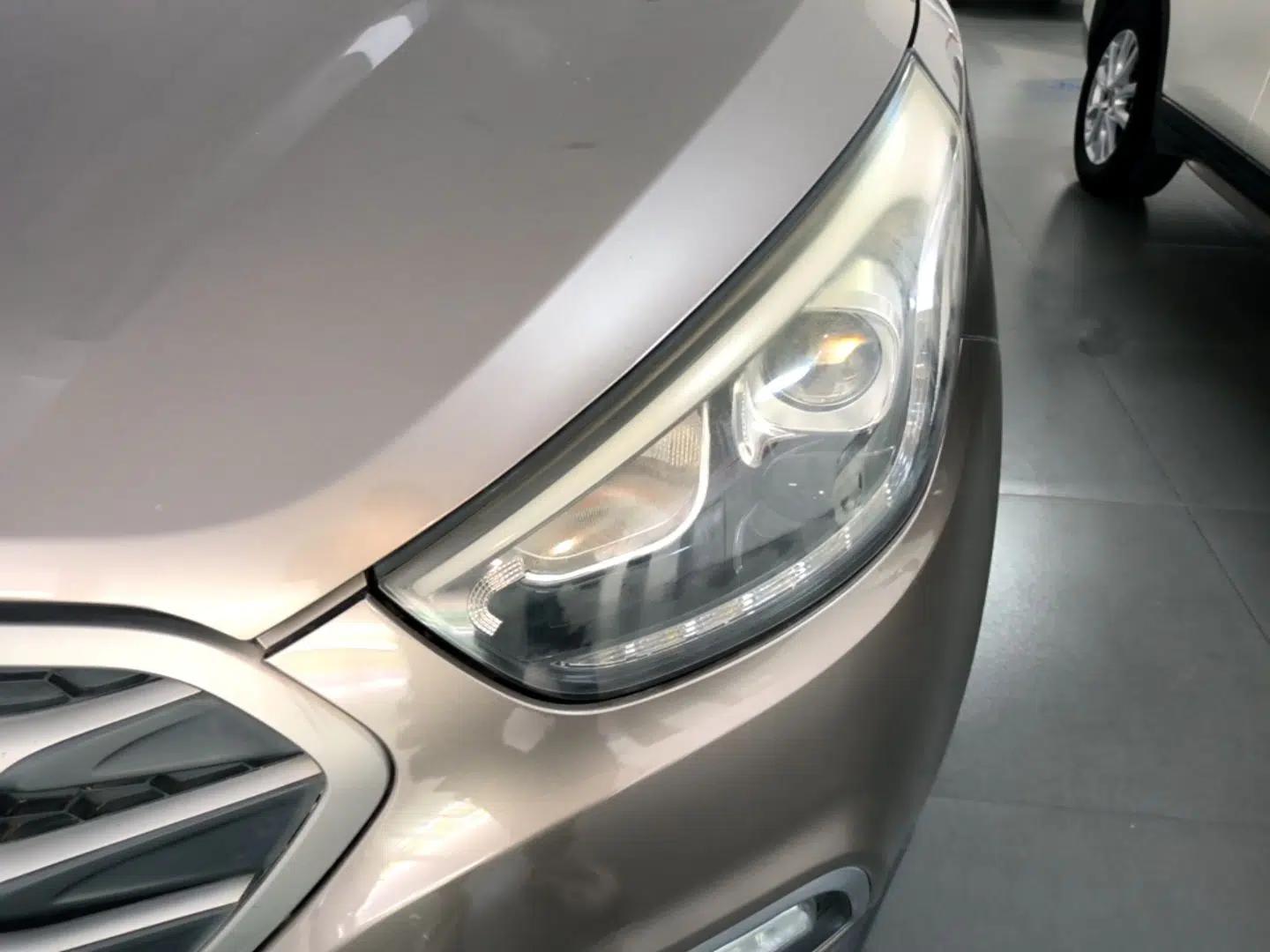 Hyundai ix35 2013 2.0L Automatic Two-Wheel Drive Smart GLS China IV Standard — миниатюра 8