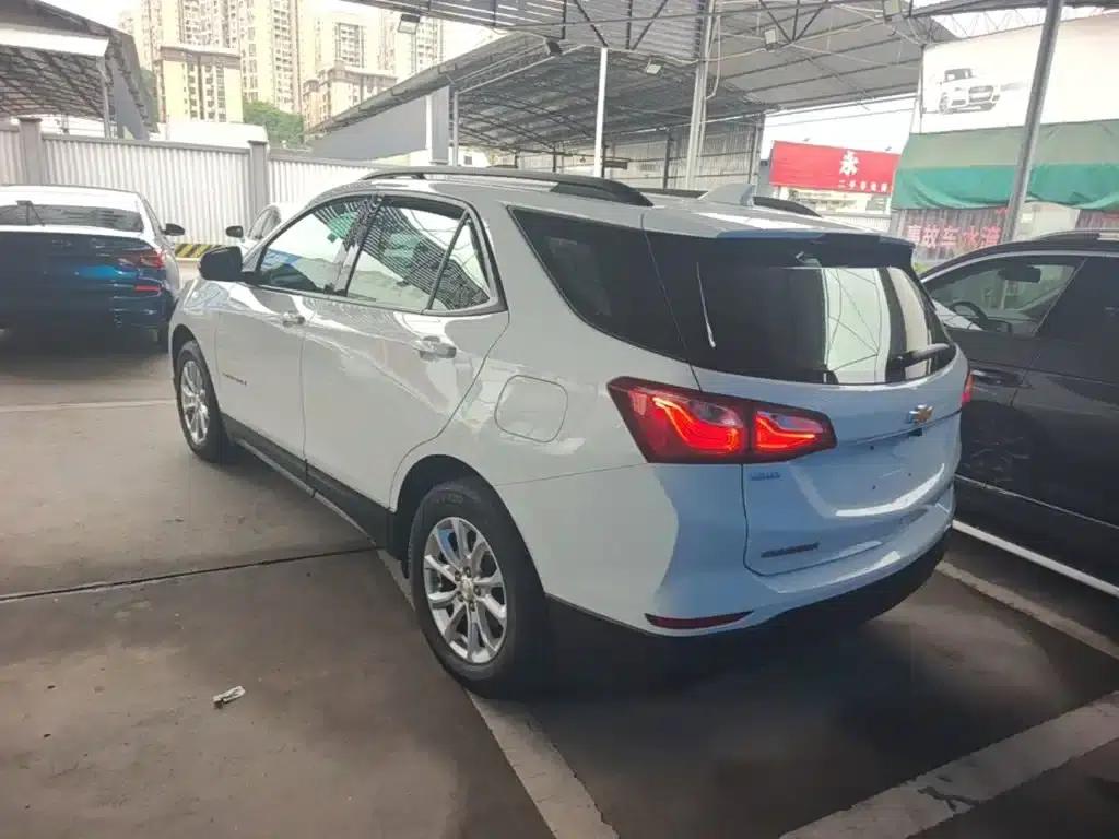 2018 Chevrolet Equinox 535T Automatic Boundary Edition — миниатюра 5