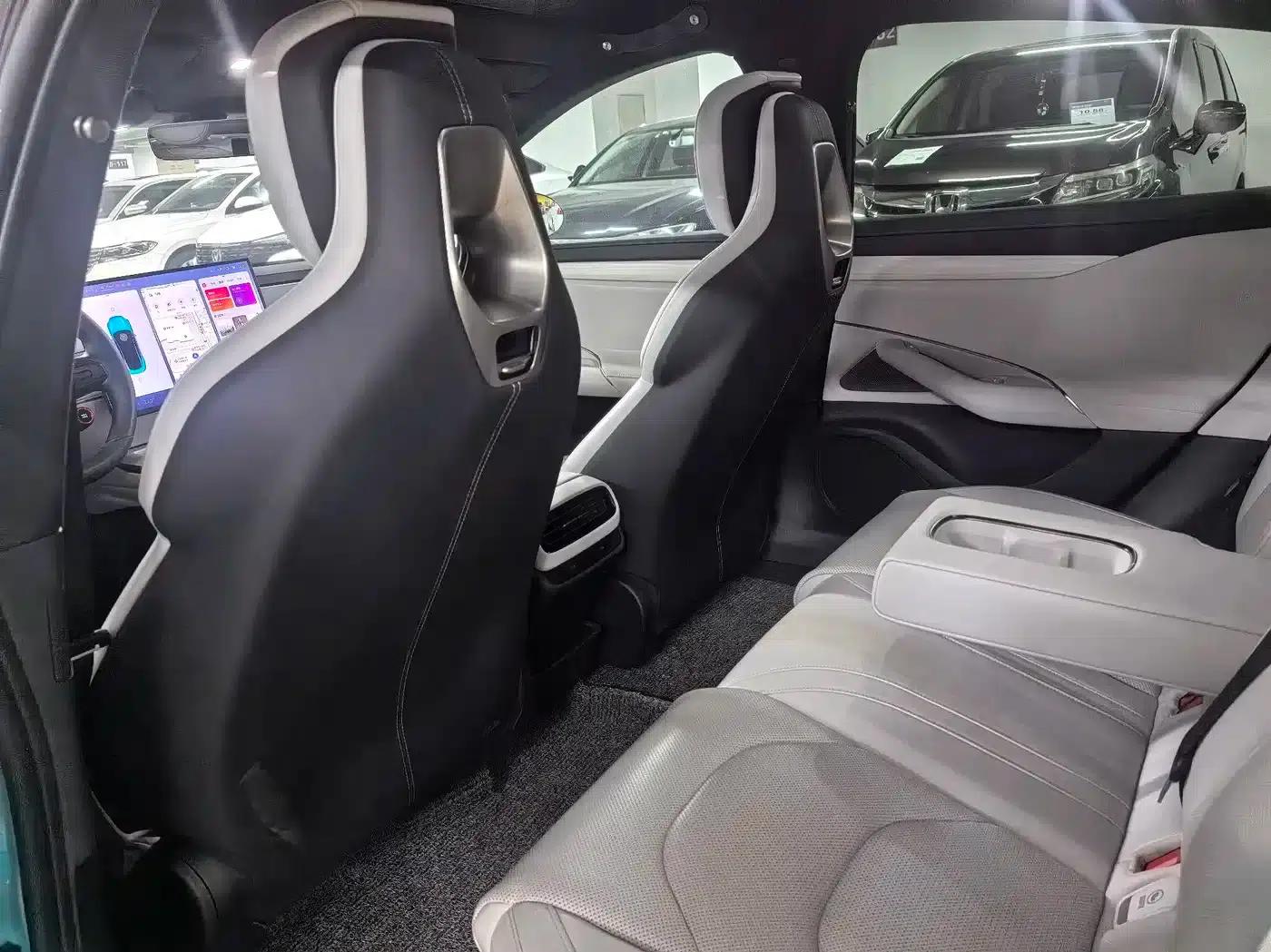 Xiaomi SU7 2024 All-Wheel Drive Long Range High-End Intelligent Driving Max Edition — миниатюра 10