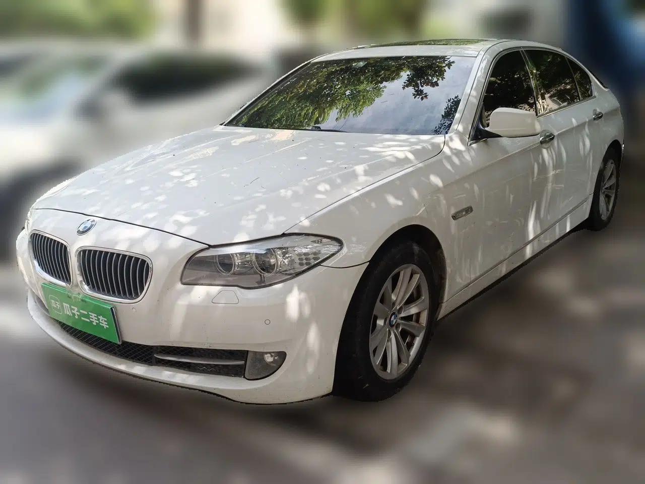 BMW 5 Series 2012 520Li Elegant Edition — миниатюра 1