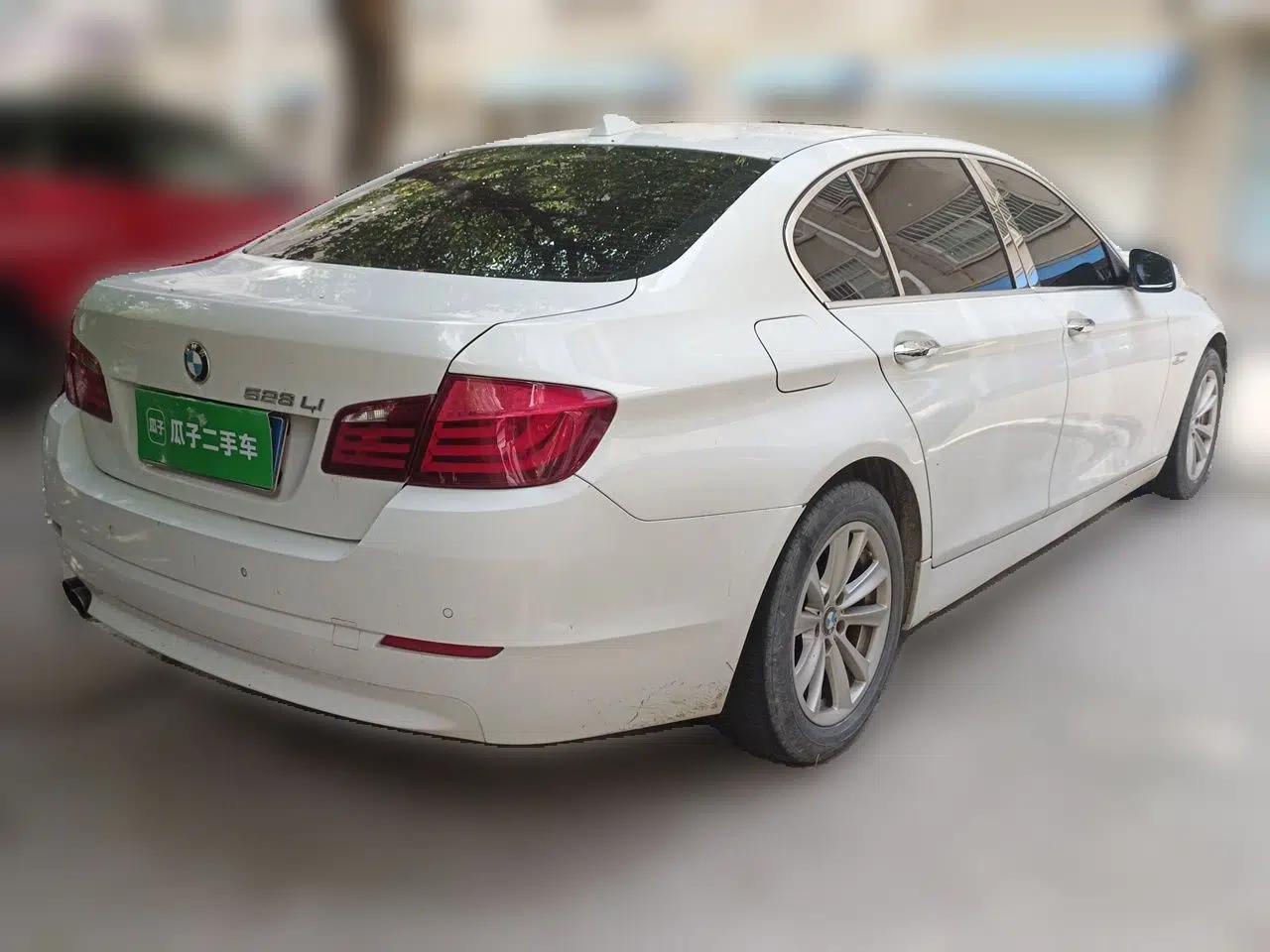 BMW 5 Series 2012 520Li Elegant Edition — миниатюра 6