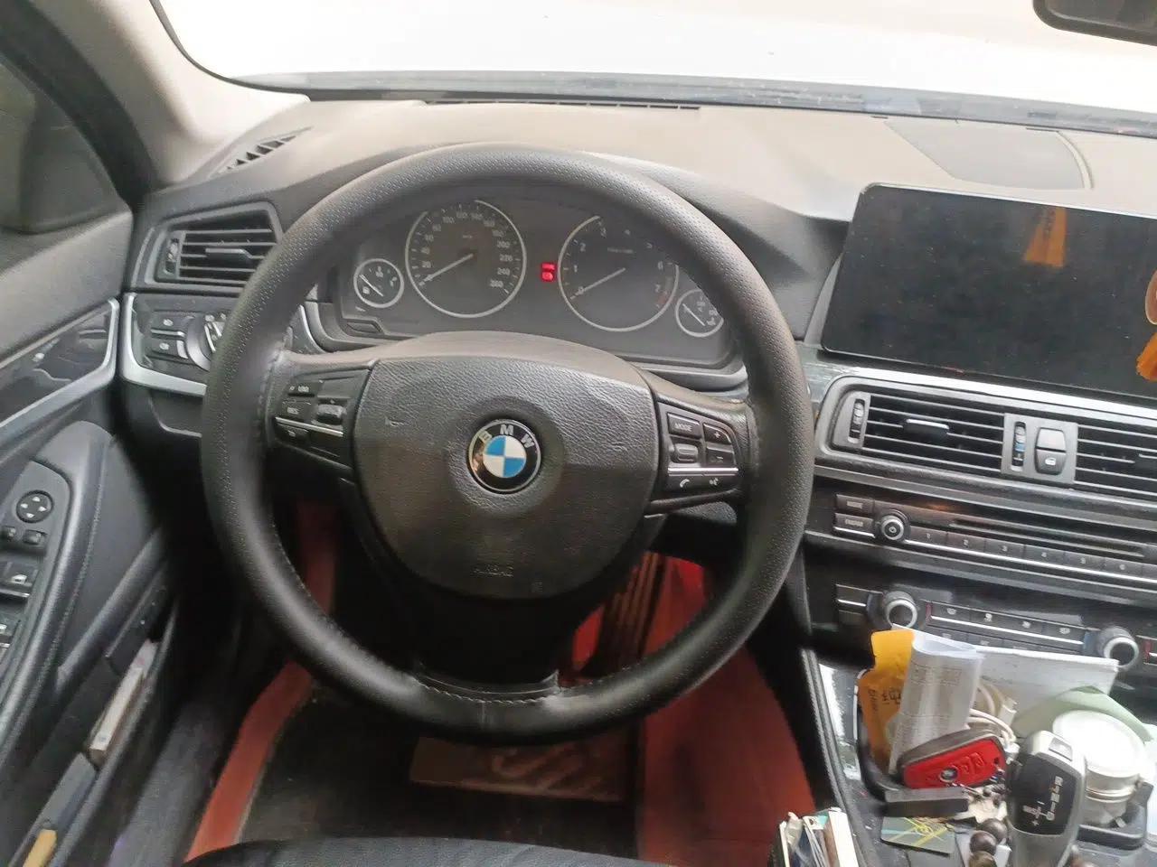 BMW 5 Series 2012 520Li Elegant Edition — миниатюра 10