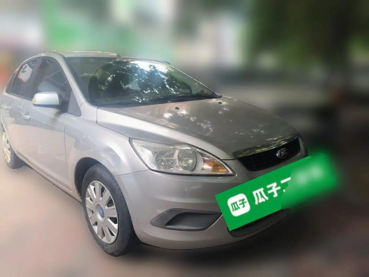 Ford Focus 2012 Sedan Classic 1.8L Automatic Base Model — миниатюра 3