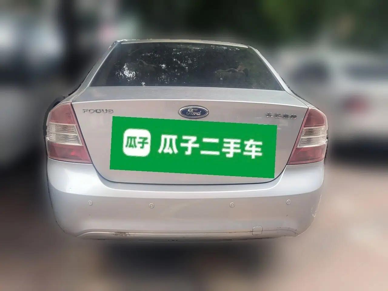 Ford Focus 2012 Sedan Classic 1.8L Automatic Base Model — миниатюра 5