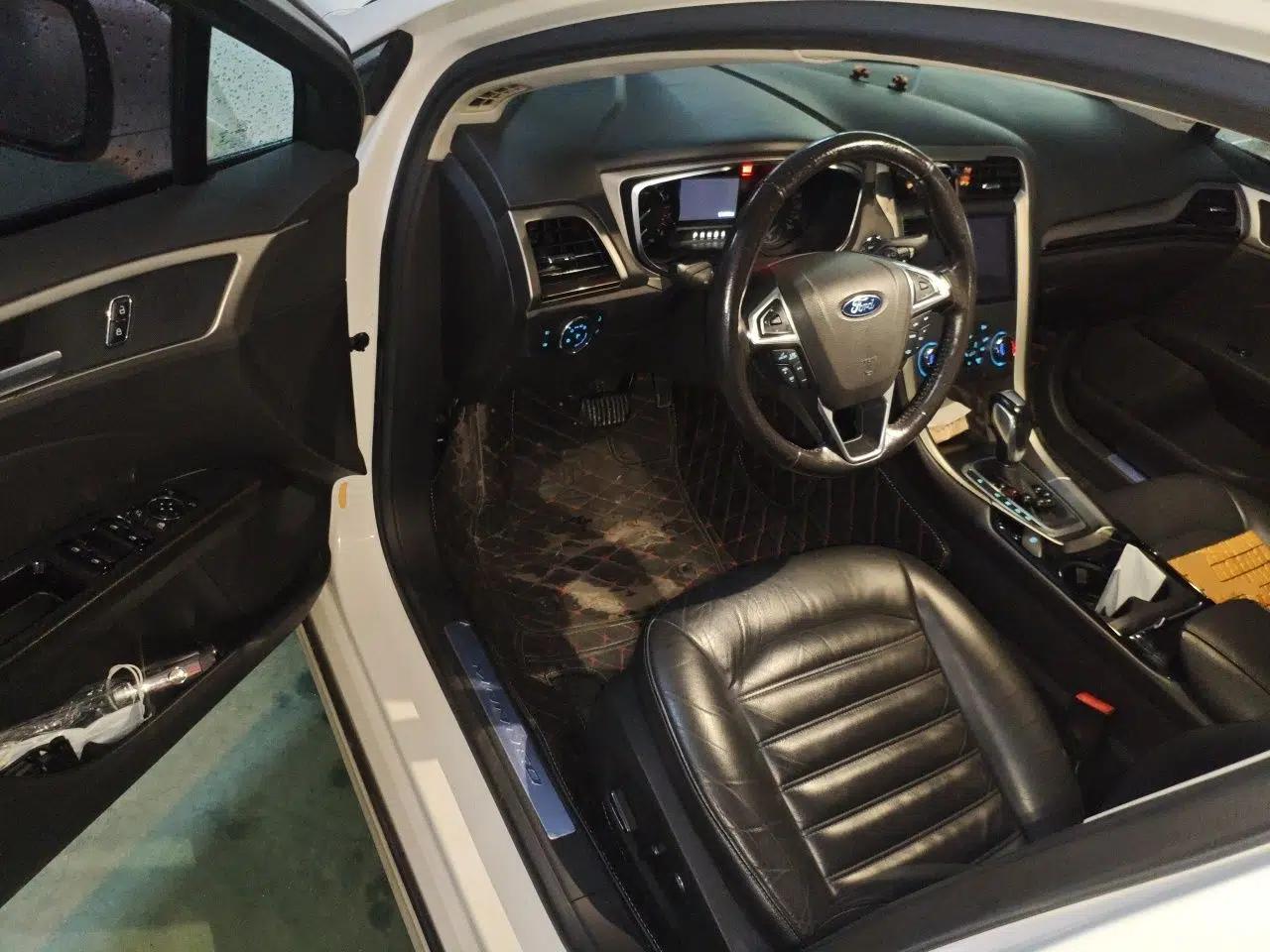 Ford Mondeo 2013 2.0L GTDi 200 Fashion Edition — миниатюра 16