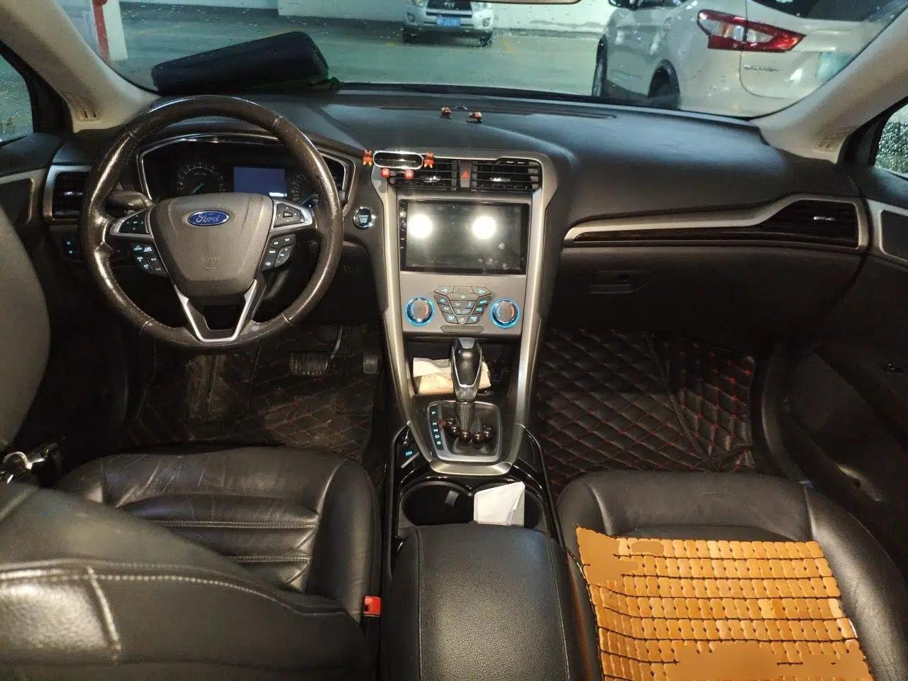 Ford Mondeo 2013 2.0L GTDi 200 Fashion Edition — миниатюра 9
