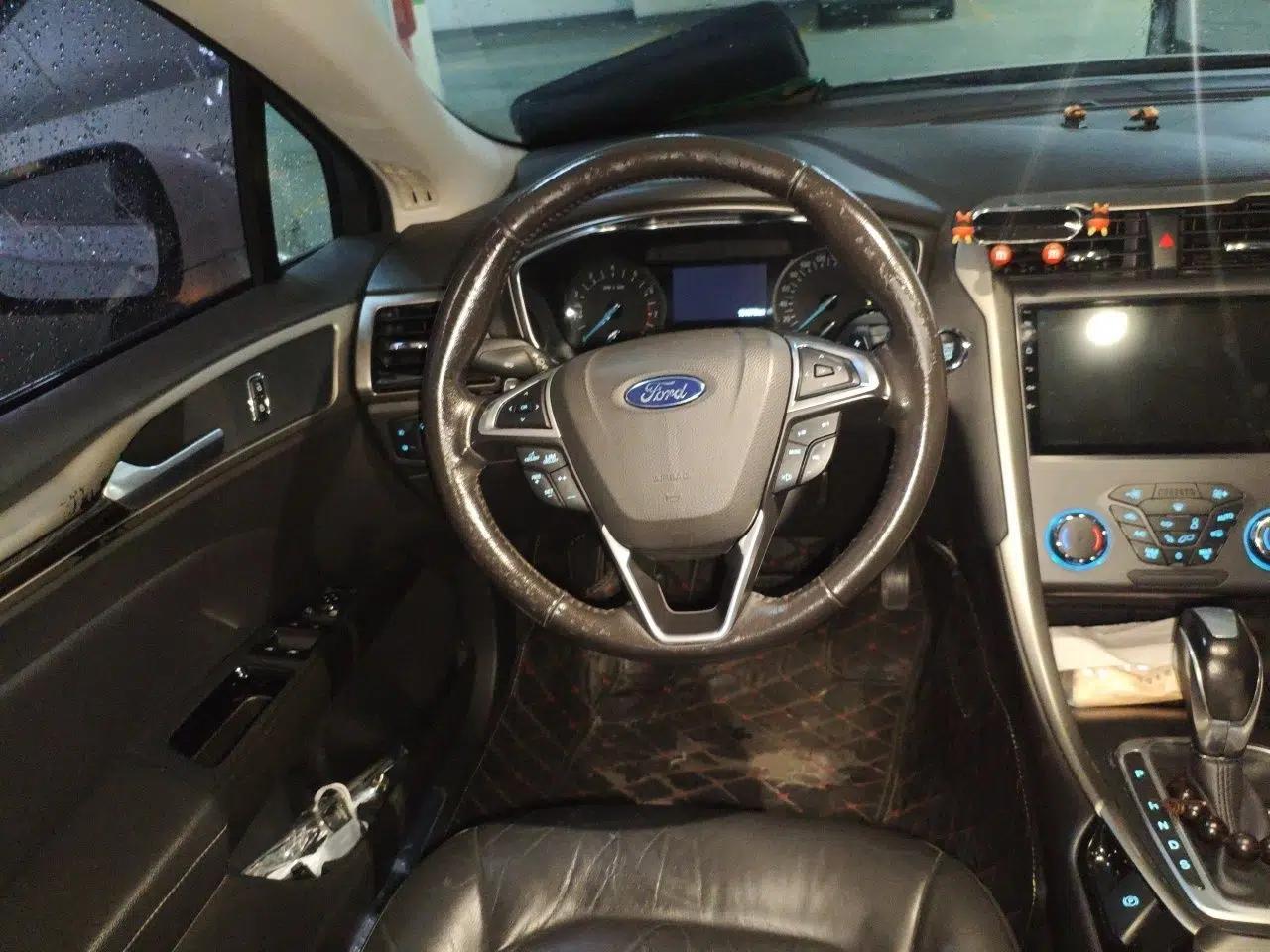 Ford Mondeo 2013 2.0L GTDi 200 Fashion Edition — миниатюра 10