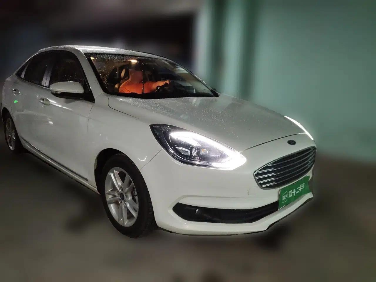 Ford Escort 2019 Revised Version 1.5L Automatic Enjoyment Type China VI Standard — миниатюра 3