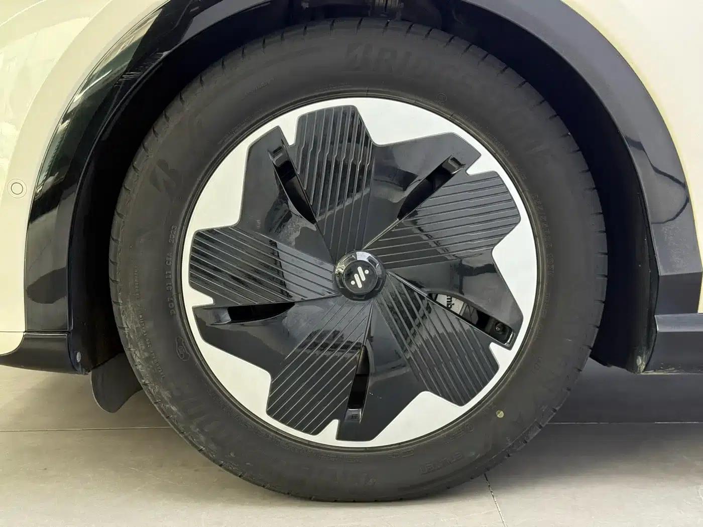 2023 Smart LS7 90kWh Elite Rear-Wheel Drive Edition — миниатюра 6