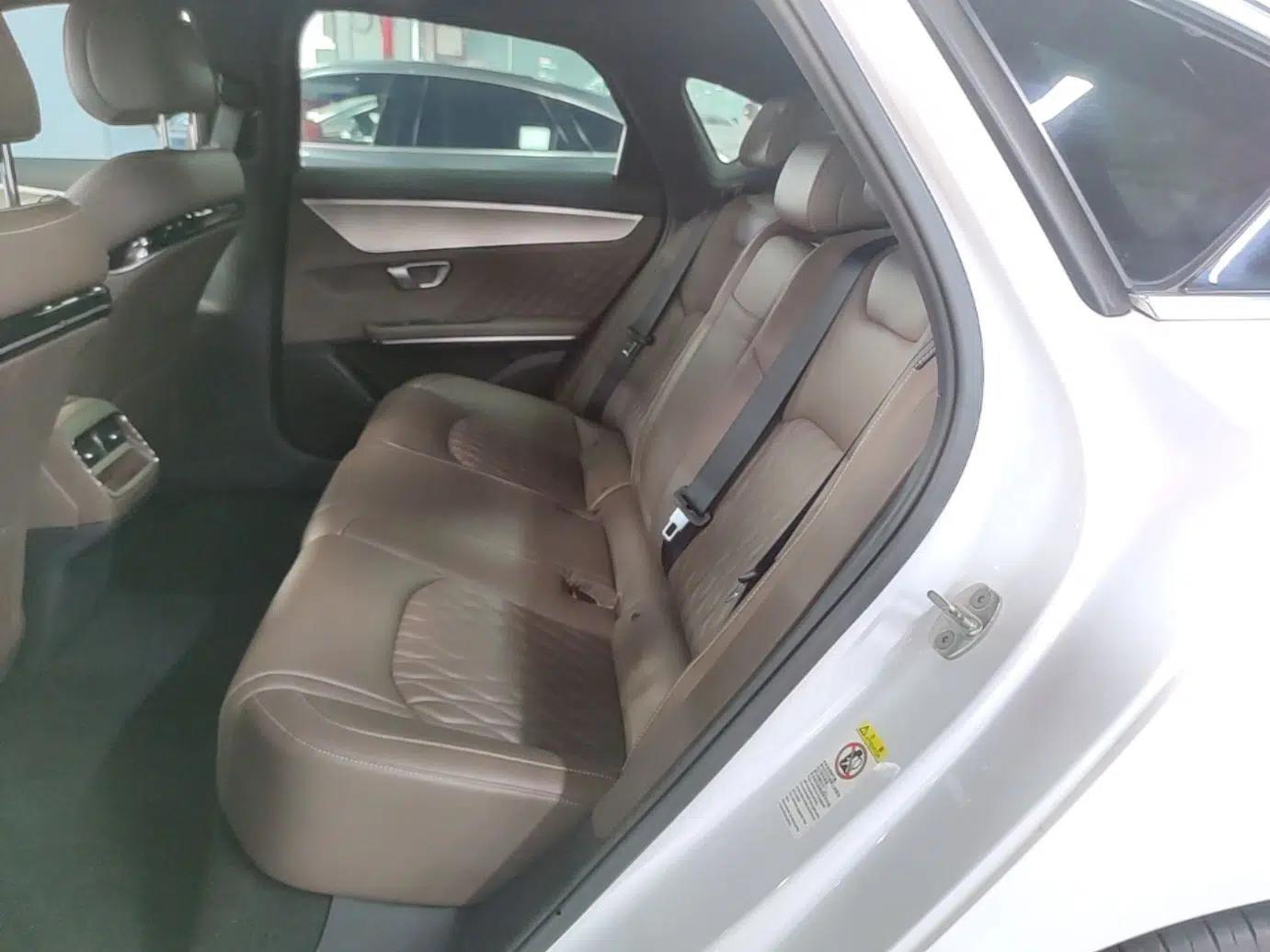 BYD Han 2022 DM-i 121KM Prestige Model — миниатюра 25
