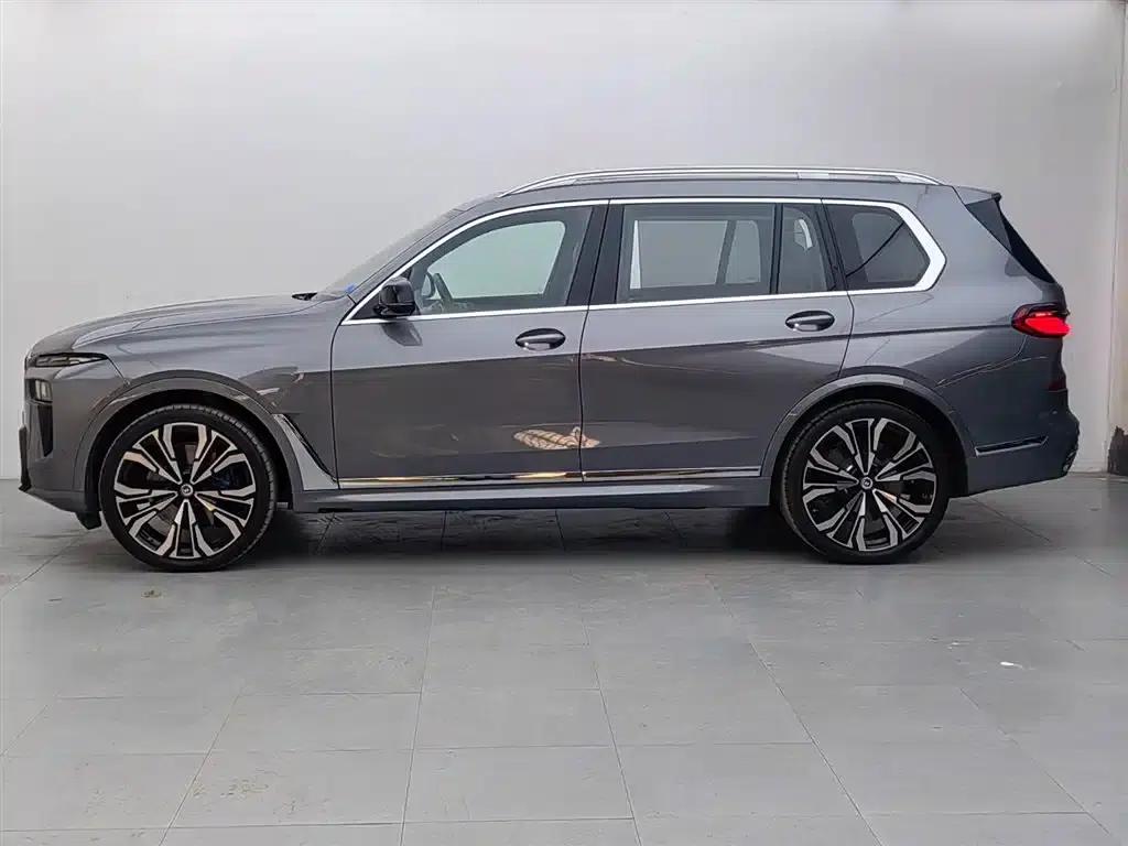2023 BMW X7 M60i xDrive M60i — миниатюра 1