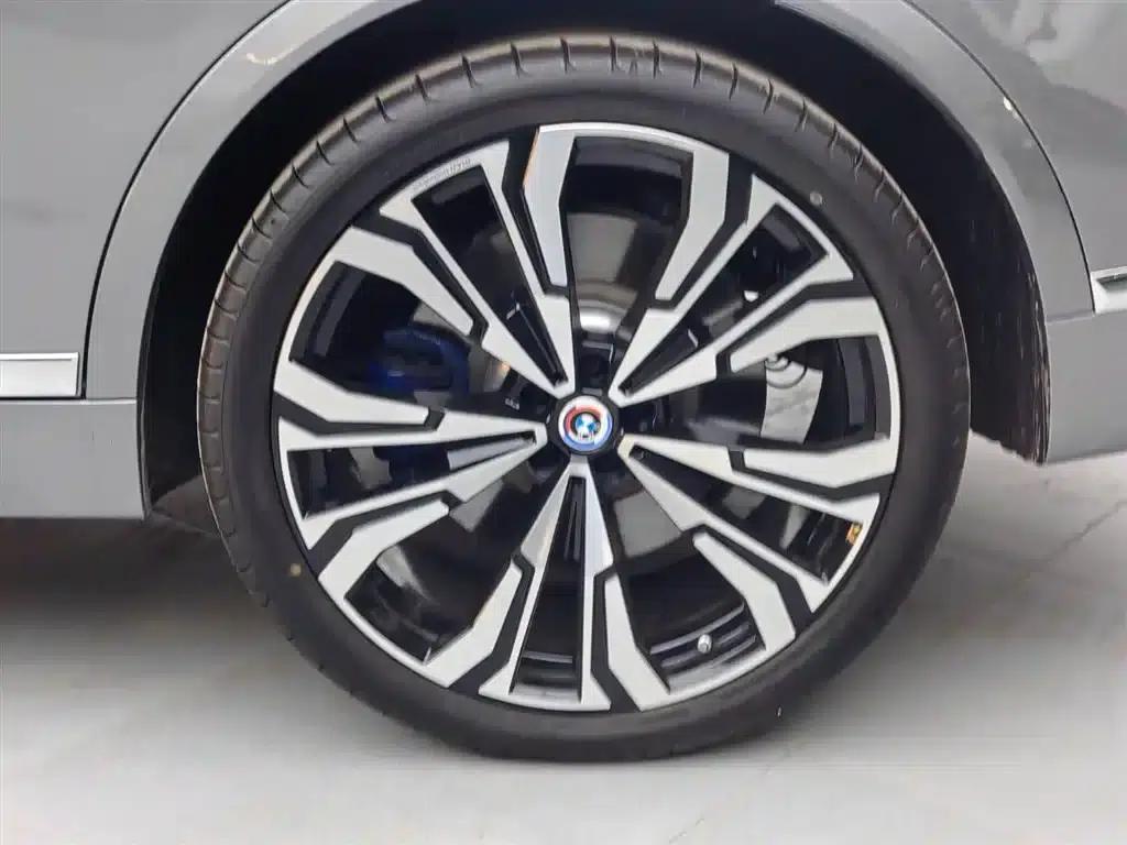 2023 BMW X7 M60i xDrive M60i — миниатюра 18