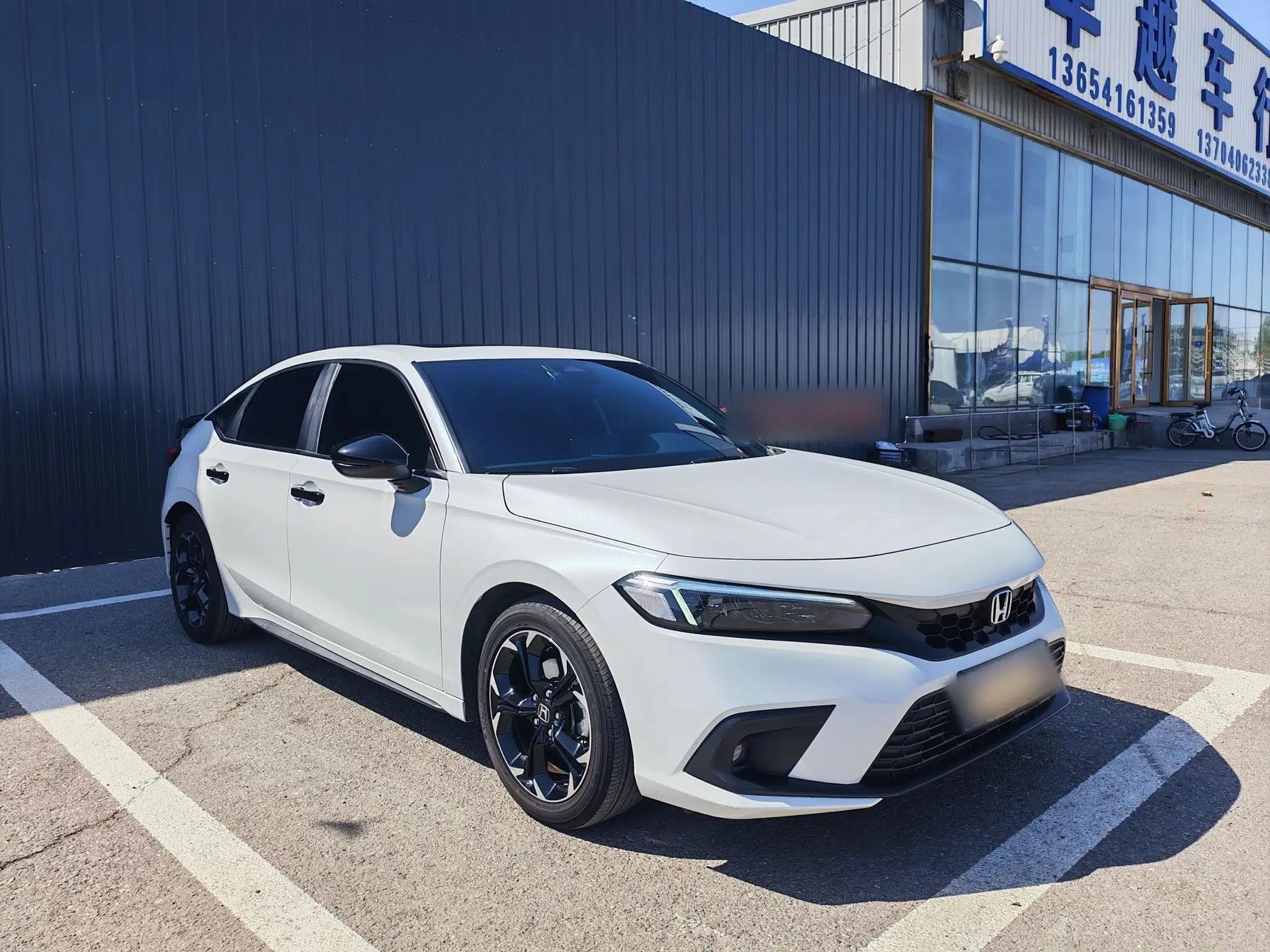 Honda Civic 2023 HATCHBACK 240TURBO CVT Extreme Edition — миниатюра 3