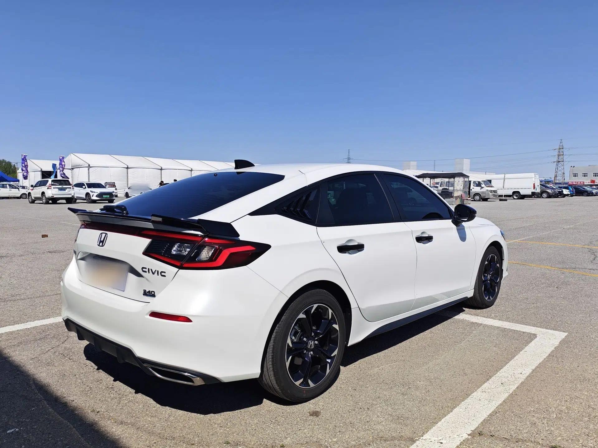 Honda Civic 2023 HATCHBACK 240TURBO CVT Extreme Edition — миниатюра 4