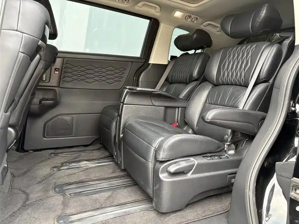 Elysion 2022 2.0L e:HEV Luxury Edition — миниатюра 8