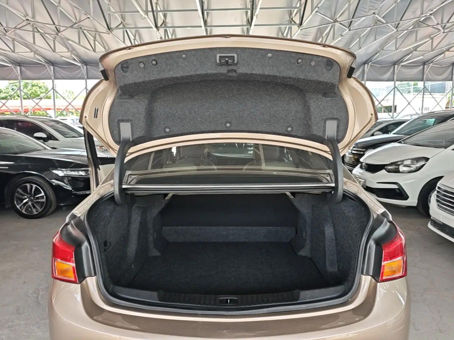 Buick Verano 2017 Sedan 15S Automatic Entry Model — миниатюра 27