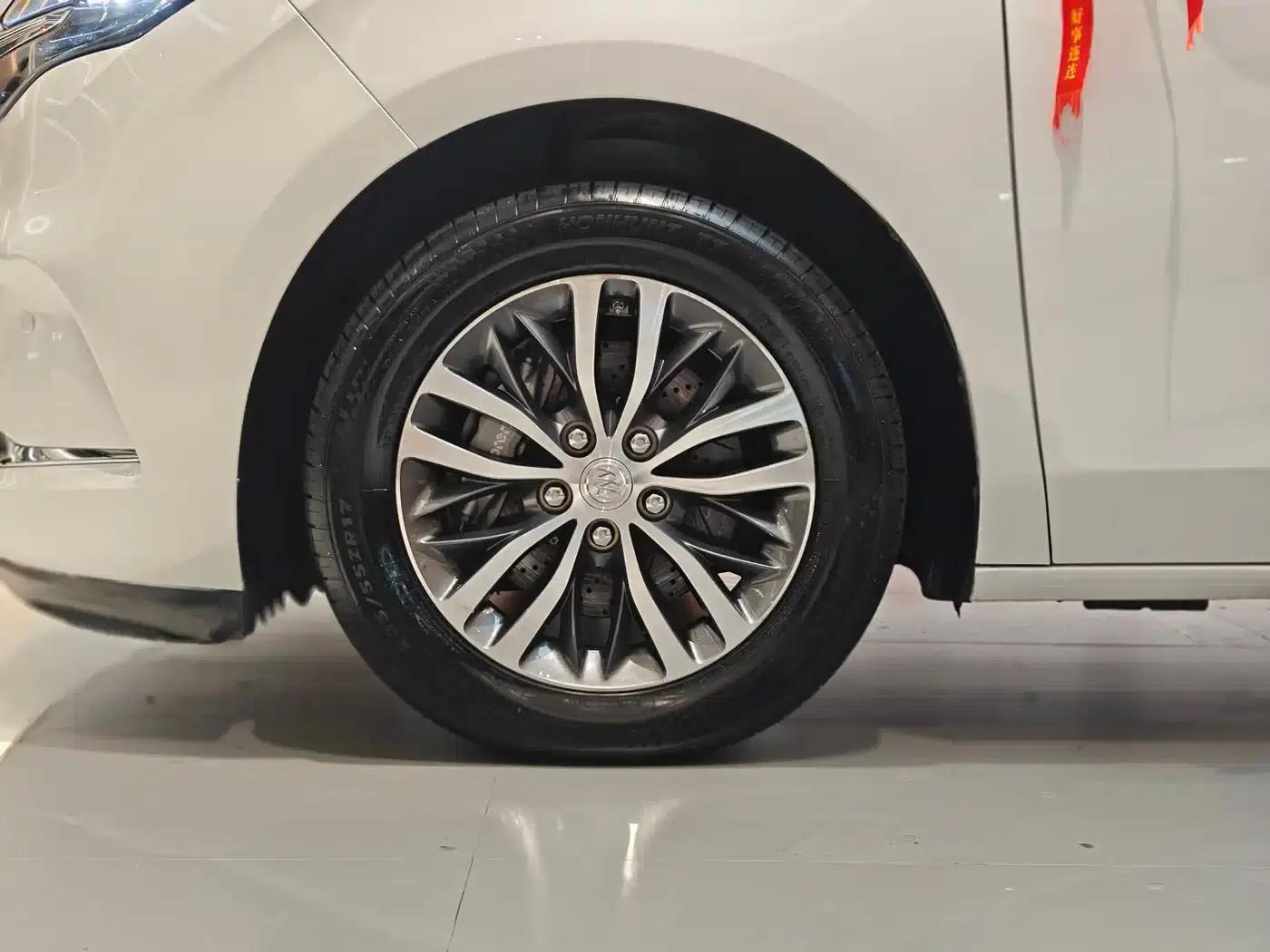 Buick GL8 2023 ES Luxury Edition — миниатюра 3