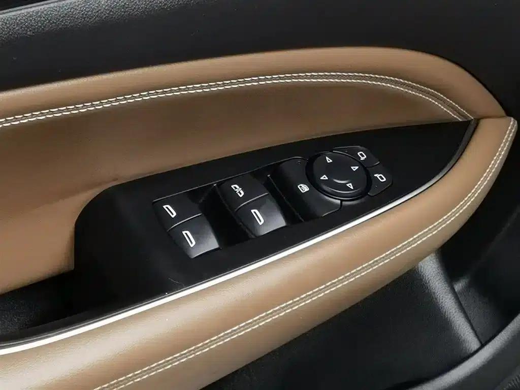 Buick Regal 2017 20T Elite — миниатюра 9