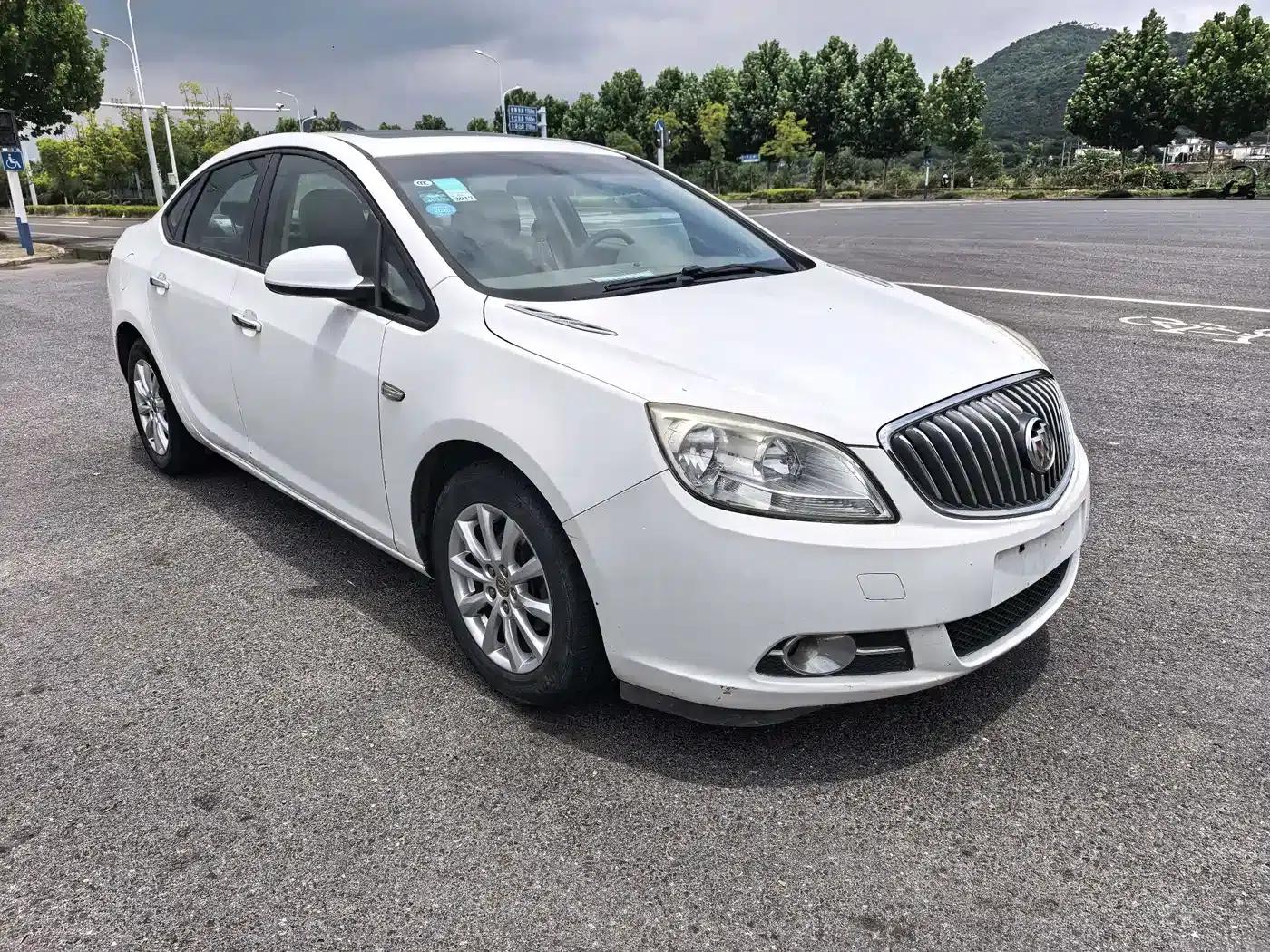 Buick Excelle GT 1.6L Automatic Fashion Edition 2013 — миниатюра 4
