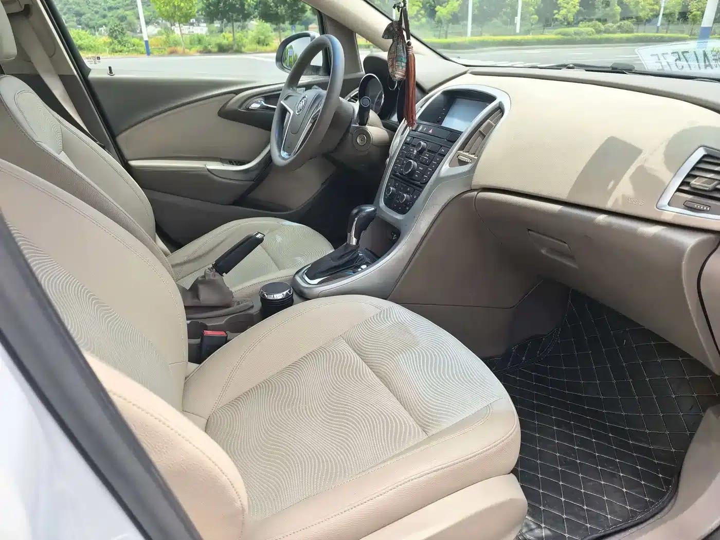 Buick Excelle GT 1.6L Automatic Fashion Edition 2013 — миниатюра 8