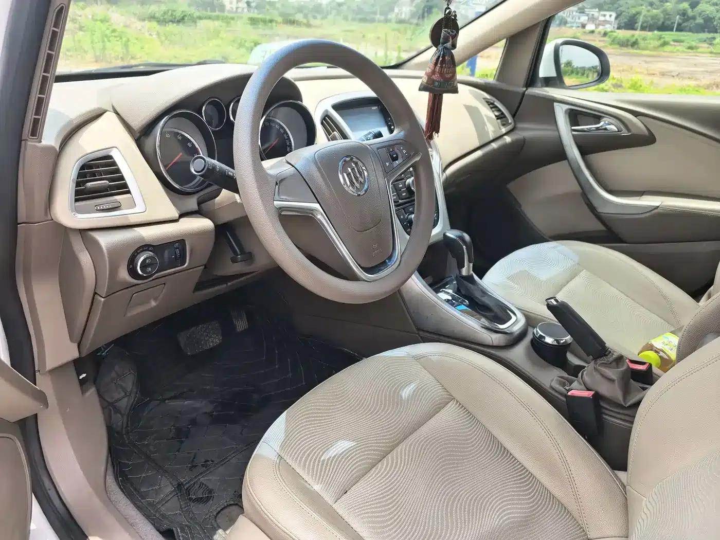 Buick Excelle GT 1.6L Automatic Fashion Edition 2013 — миниатюра 9
