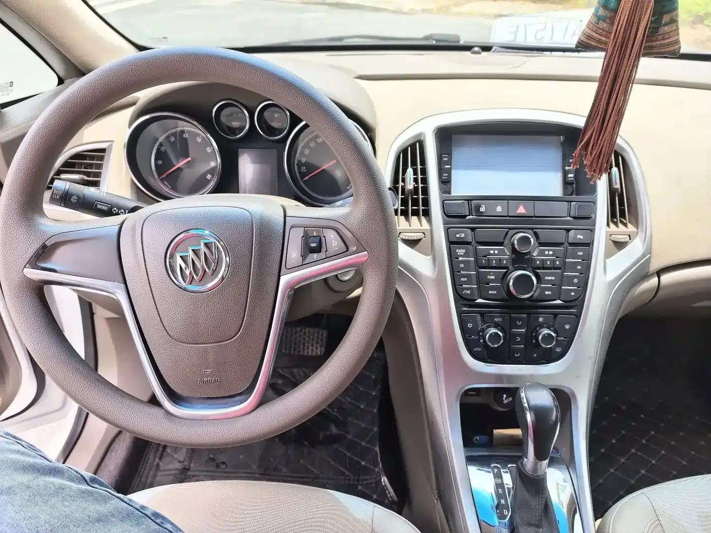 Buick Excelle GT 1.6L Automatic Fashion Edition 2013 — миниатюра 10