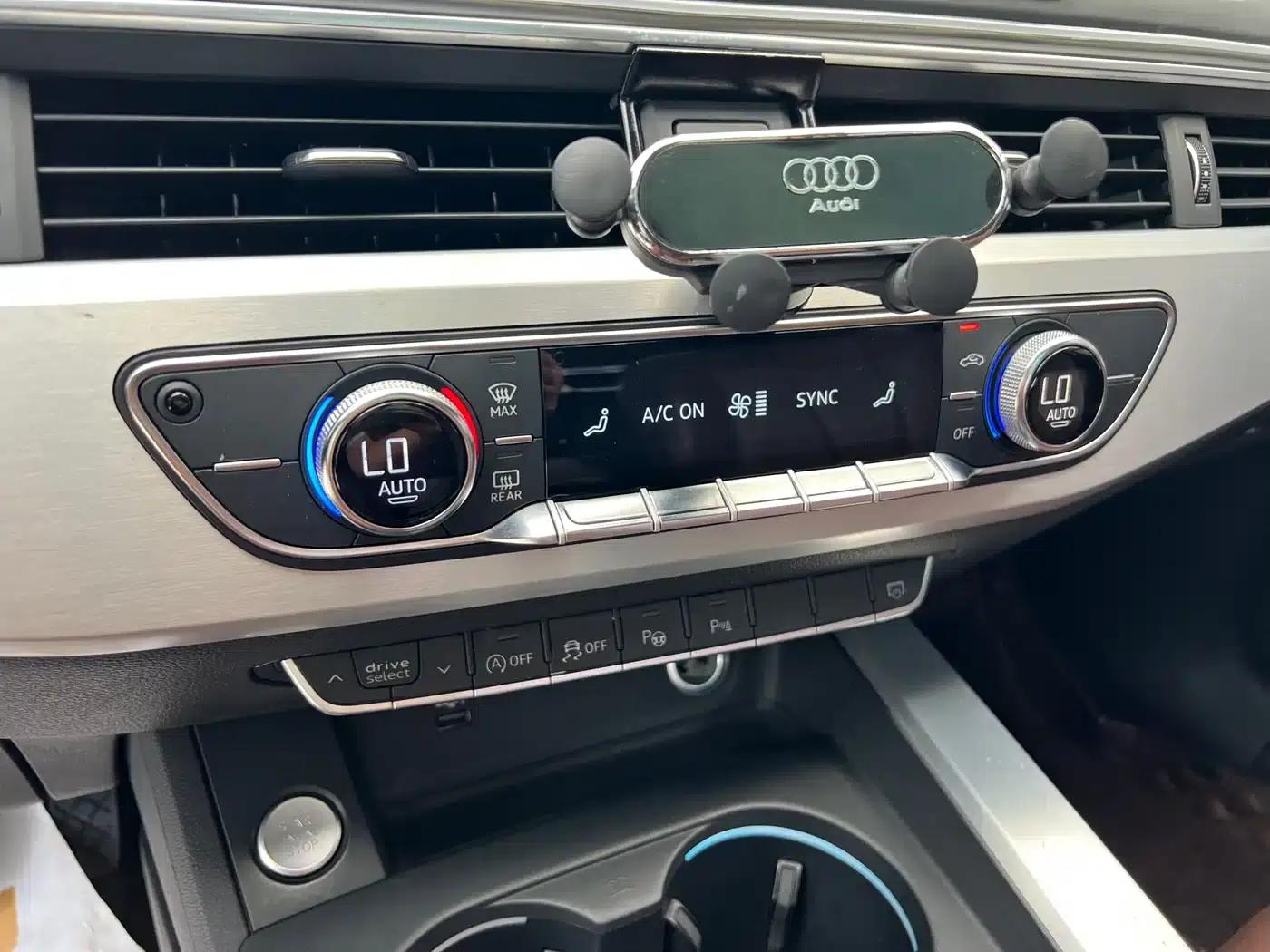 Audi A4L 2019 40 TFSI Fashion Edition (National V Emission Standard) — миниатюра 10