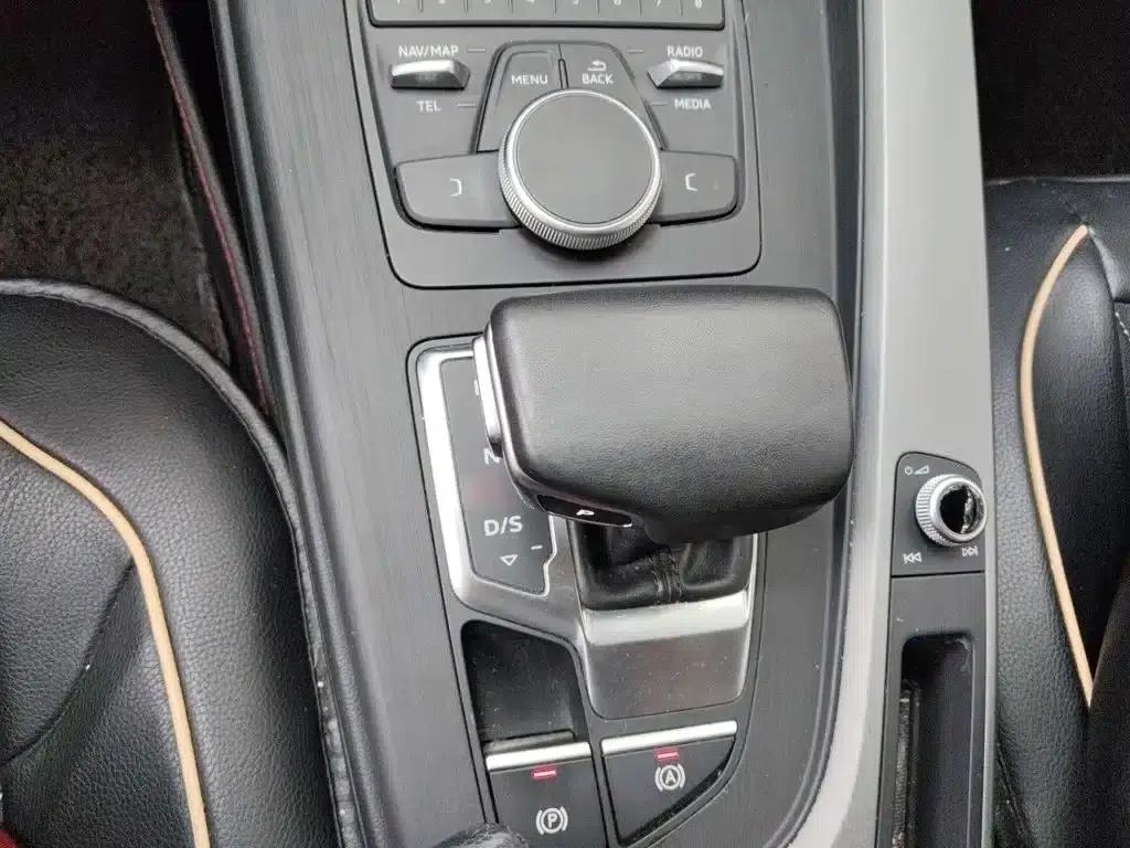 Audi A4L 2018 30th Anniversary Edition 30 TFSI Progressive — миниатюра 7