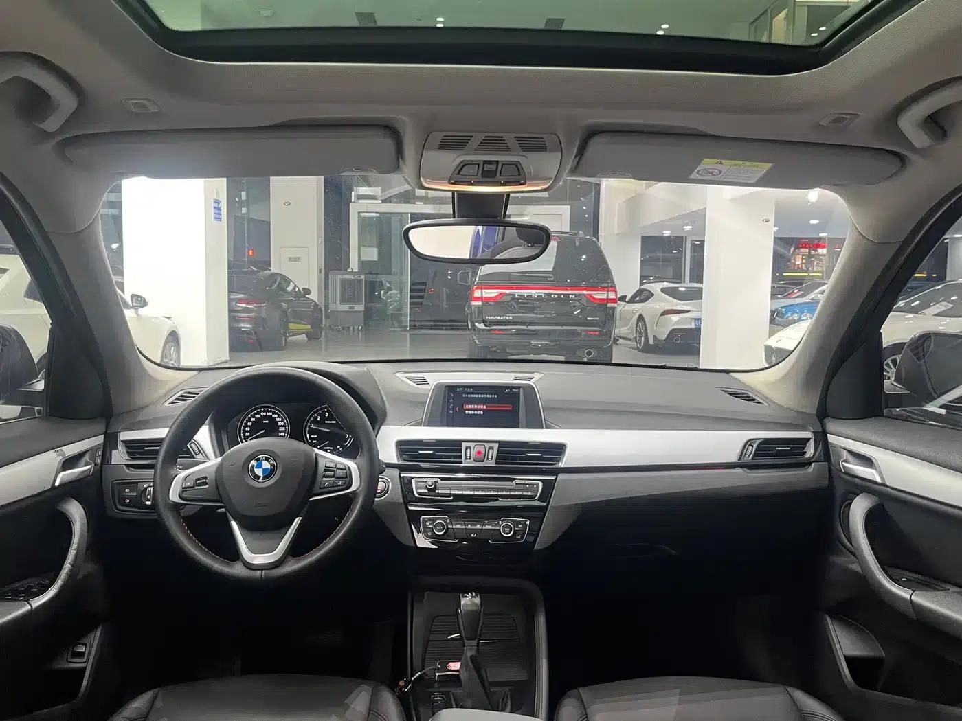 BMW X1 2018 sDrive18Li Fashion Edition — миниатюра 9