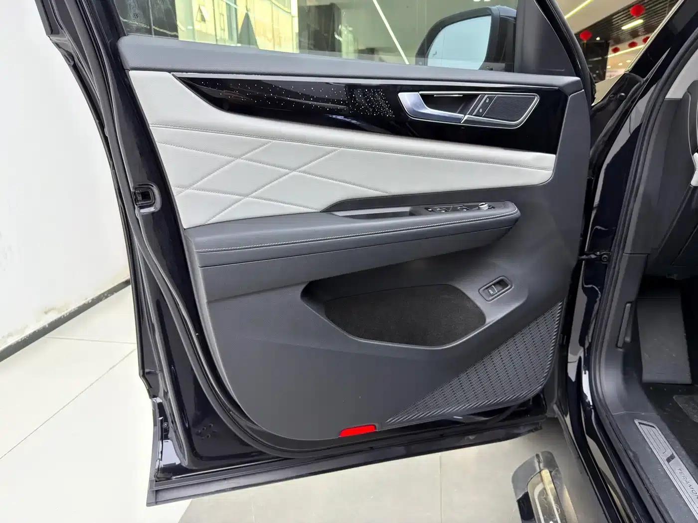 2023 Volkswagen Teramont 380TSI 4WD Premium Luxury Edition — миниатюра 9