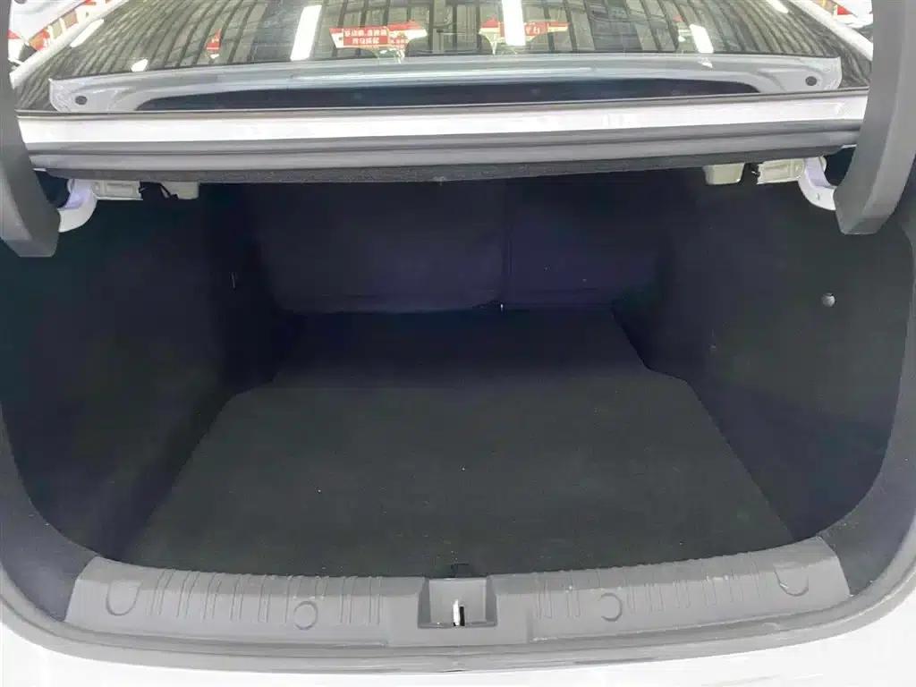 Qin L 2024 DM-i 120KM Super Edition — миниатюра 8