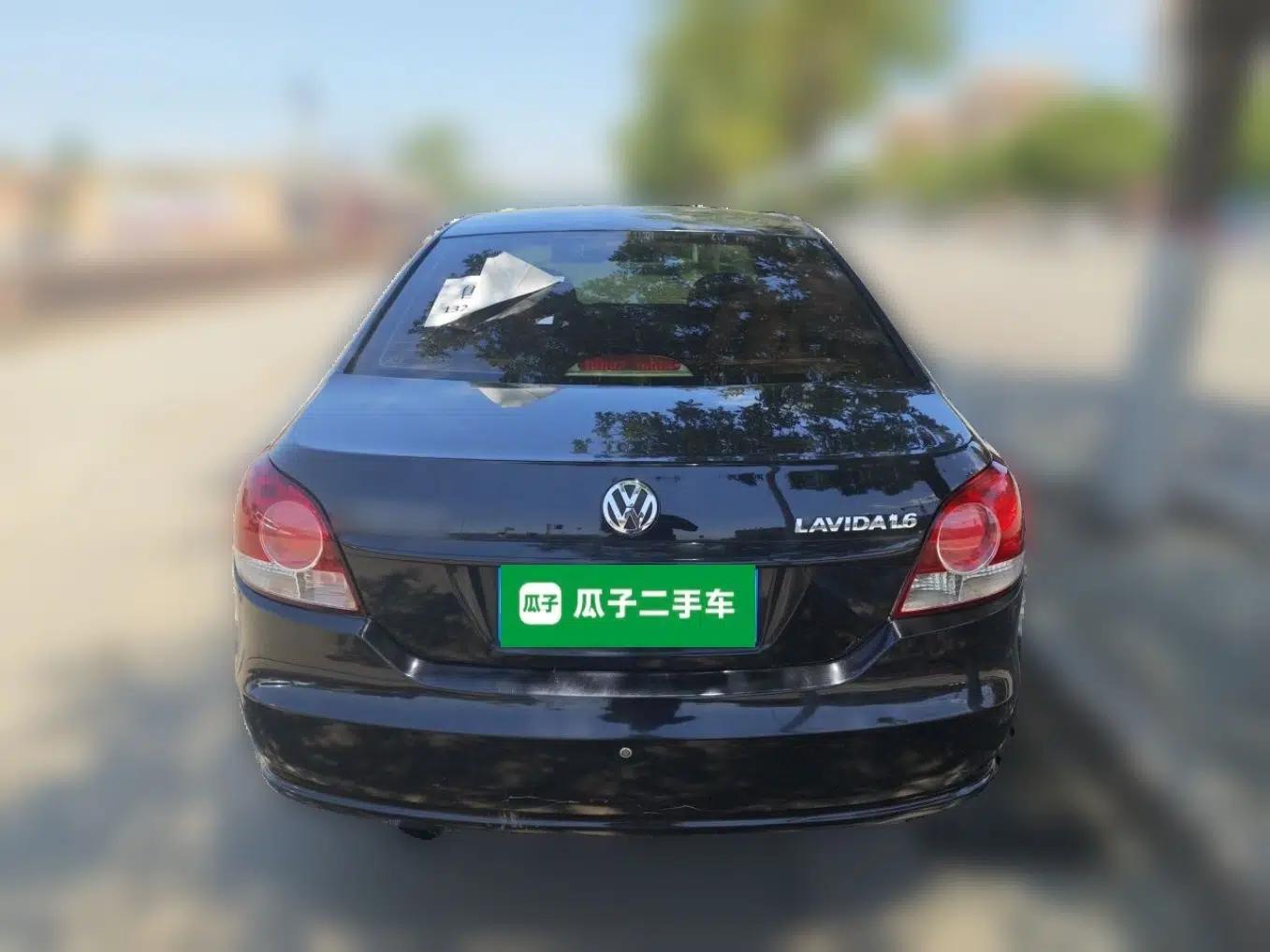 Volkswagen Lavida 2011 1.6L Automatic PinYou Edition — миниатюра 5
