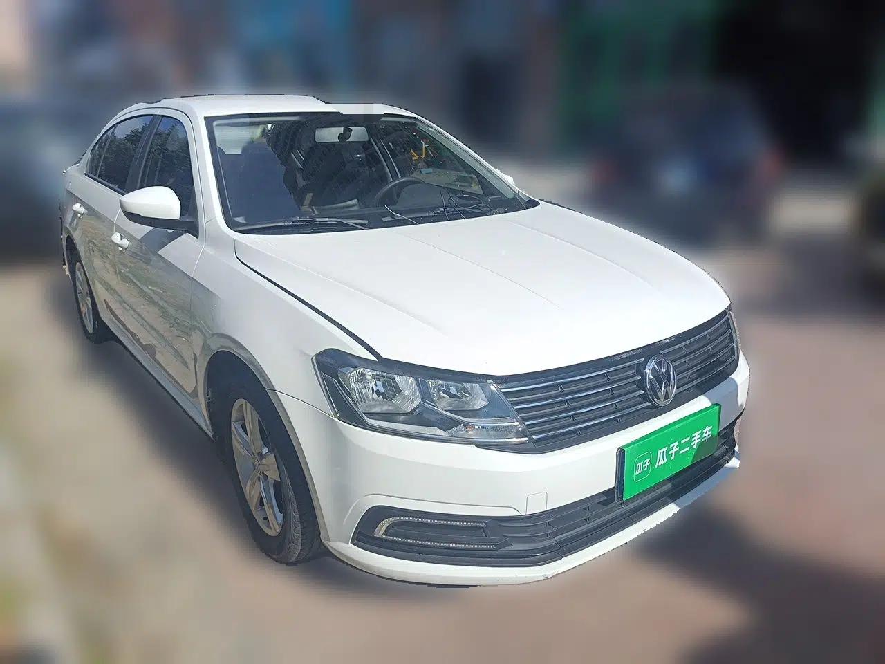 Volkswagen Lavida 2017 1.6L Manual Fashion Edition — миниатюра 3